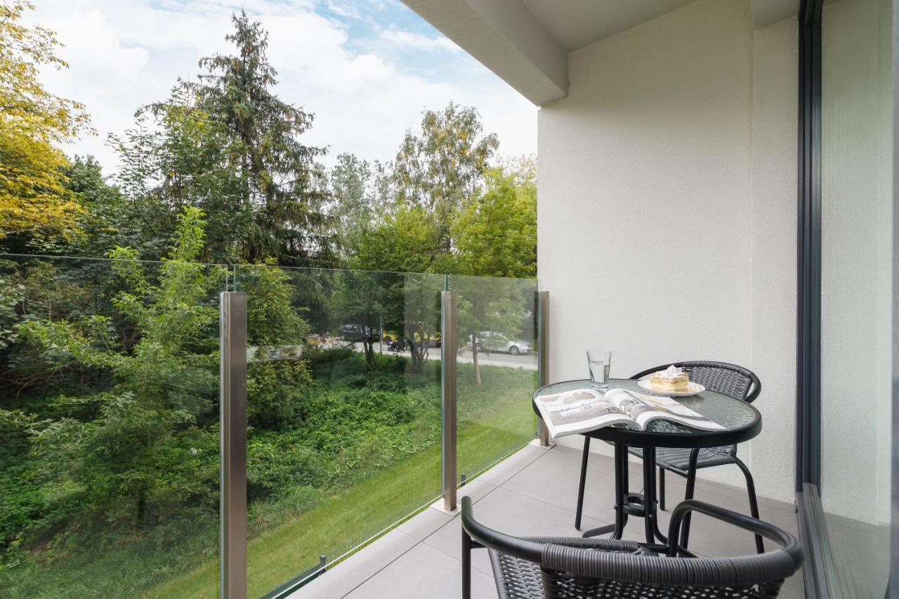 W Parku Lotnikow Apartments Tauron Arena By Noclegi Renters Краків Екстер'єр фото